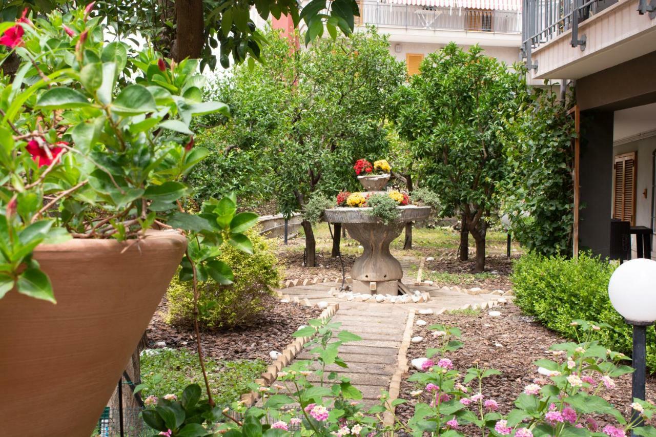 Villa Franca Mini Appartamenti ビシェーリエ エクステリア 写真