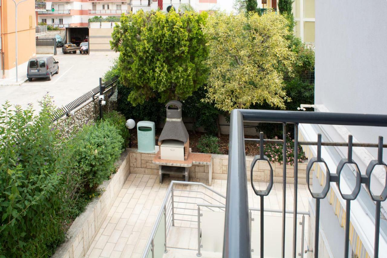 Villa Franca Mini Appartamenti ビシェーリエ エクステリア 写真