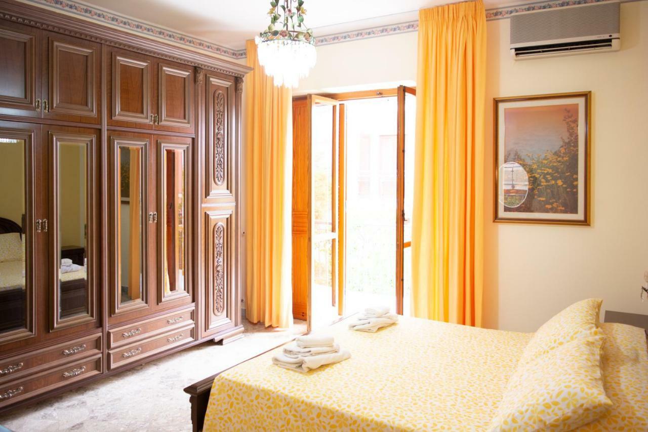 Villa Franca Mini Appartamenti ビシェーリエ エクステリア 写真